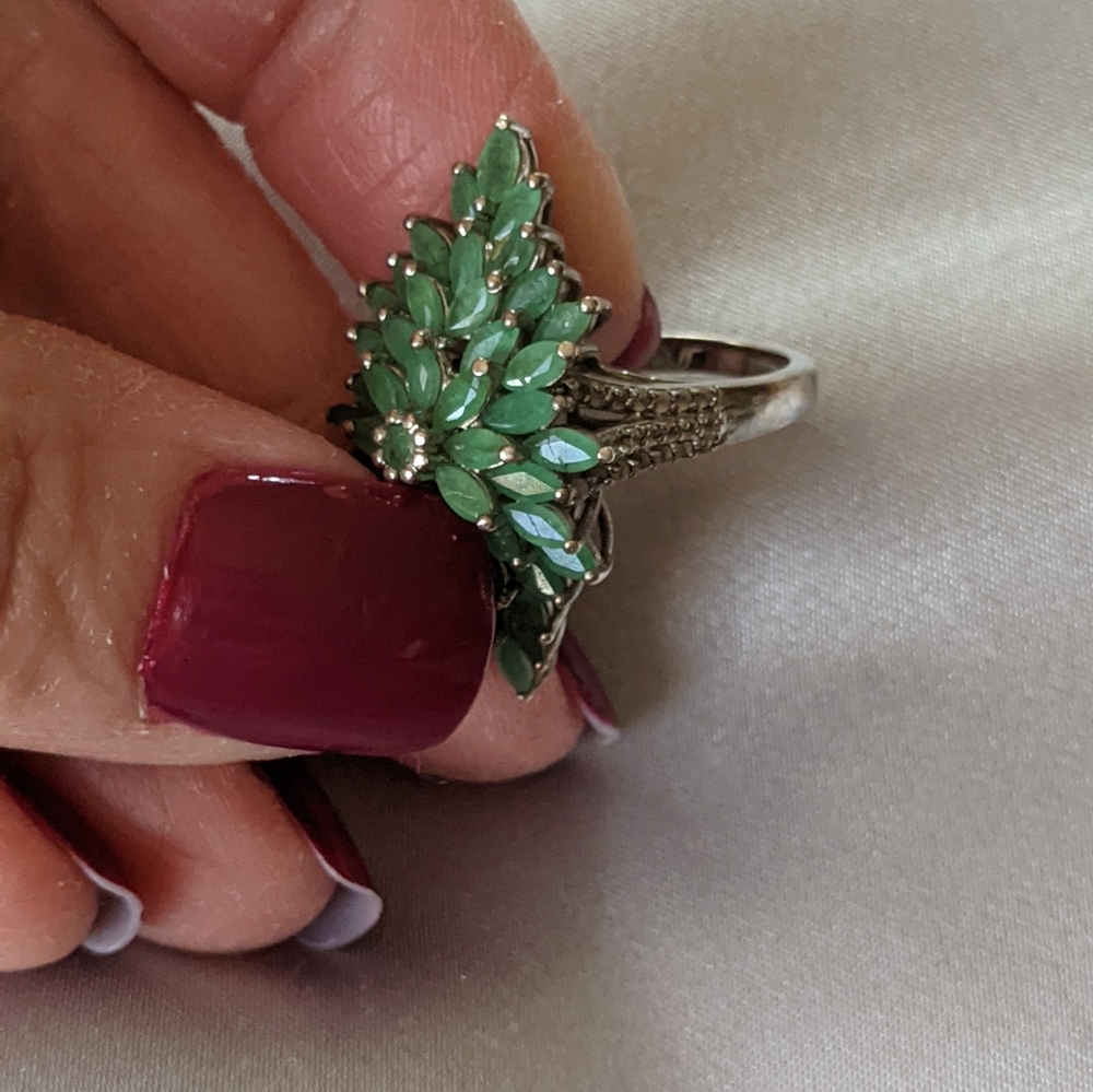 Emerald Ring - Picture 6 of 10
